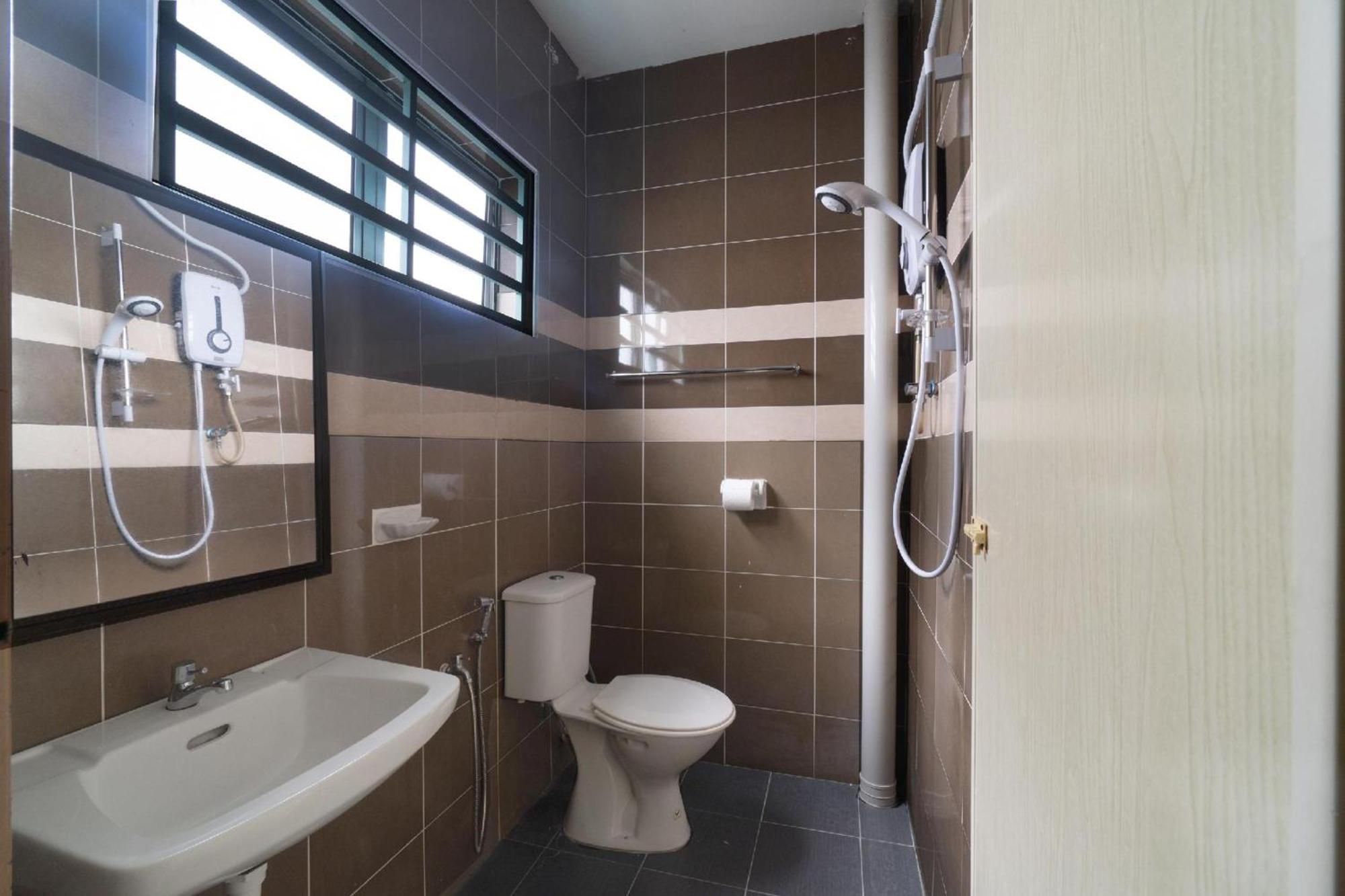 Oyo 91089 Motel Fasa 2B Seri Manjung Eksteriør billede